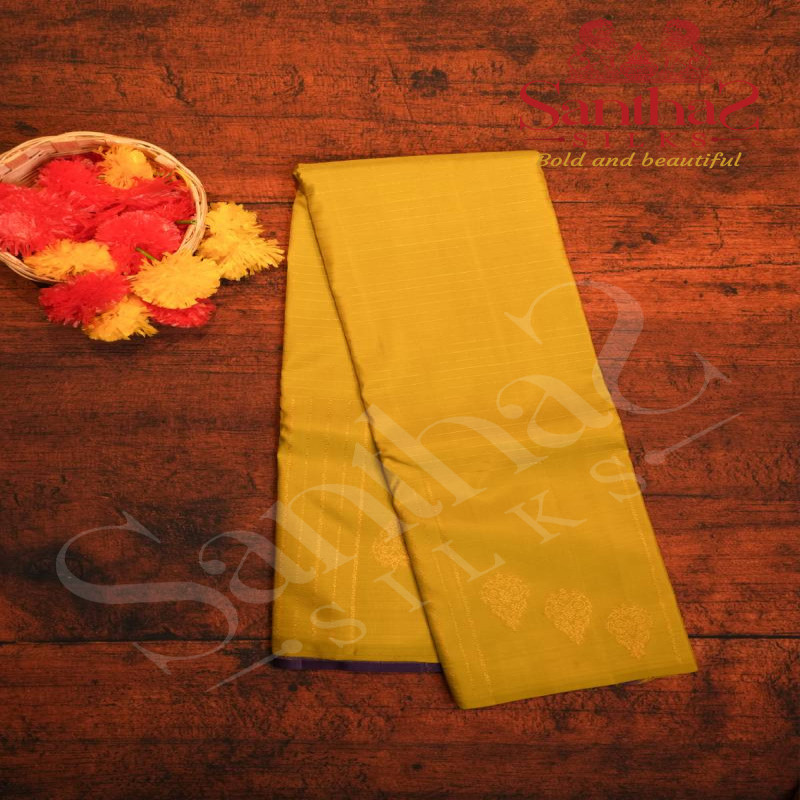 BORDERLESS MEHANDI GREEN COLOUR BODY WITH STRIPS AND VIOLET COLOUR CONTRAST BLOUSE