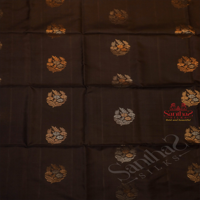 BLACK COLOUR BODY WITH GOLDEN ZARI FLORAL BUTTA WITH CONTRAST BLOUSE & BORDER