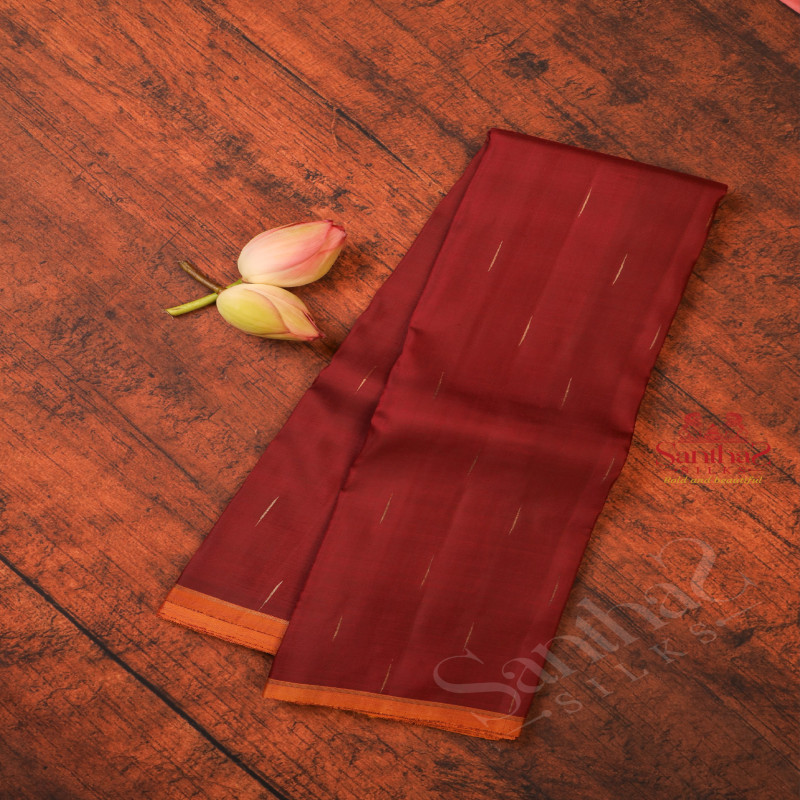 MAROON COLOUR BODY GOLDEN ZARI MOTIF WITH CONTRAST BLOUSE