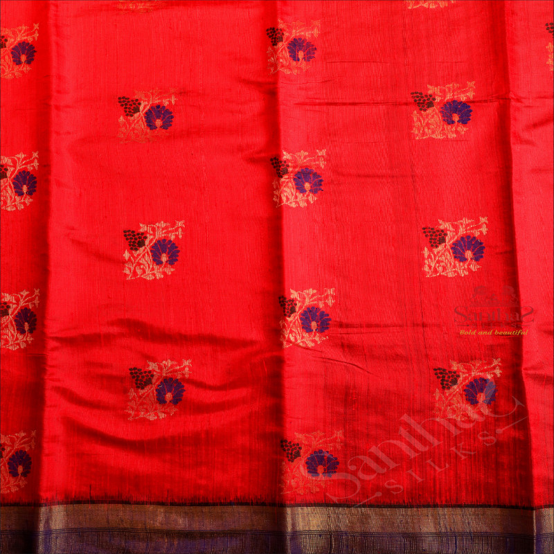 JUTE COTTON IN RED COLOUR WITH FLOWER MOTIFS AND CONTRAST COLOUR PALLU & BLOUSE