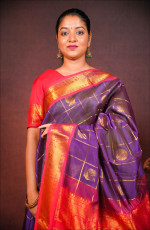 VIOLET COLOUR CHECKED BODY WITH GOLDEN ZARI ANNAM BUTTA WITH CONTRAST BLOUSE & BORDER