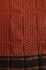 SADDLE BROWN COLOUR SUNGUDI SAREE WITH HAND KNOTTED BUTTA WITH CONTRAST BLOUSE & BORDER