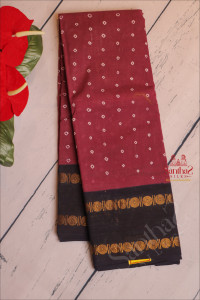 sungudi-saree-with-hand-knotted-butta-in-rouge-pink-colour-with-contrast-blouse-border