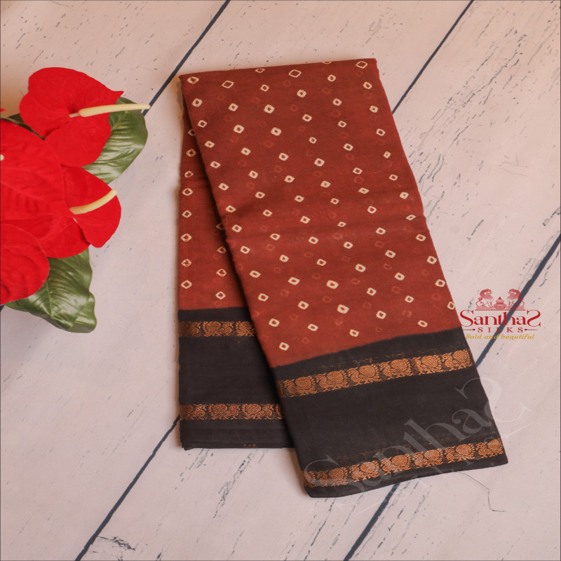SADDLE BROWN COLOUR SUNGUDI SAREE WITH HAND KNOTTED BUTTA WITH CONTRAST BLOUSE & BORDER