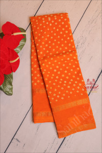 sungudi-saree-with-hand-knotted-butta-in-orange-colour