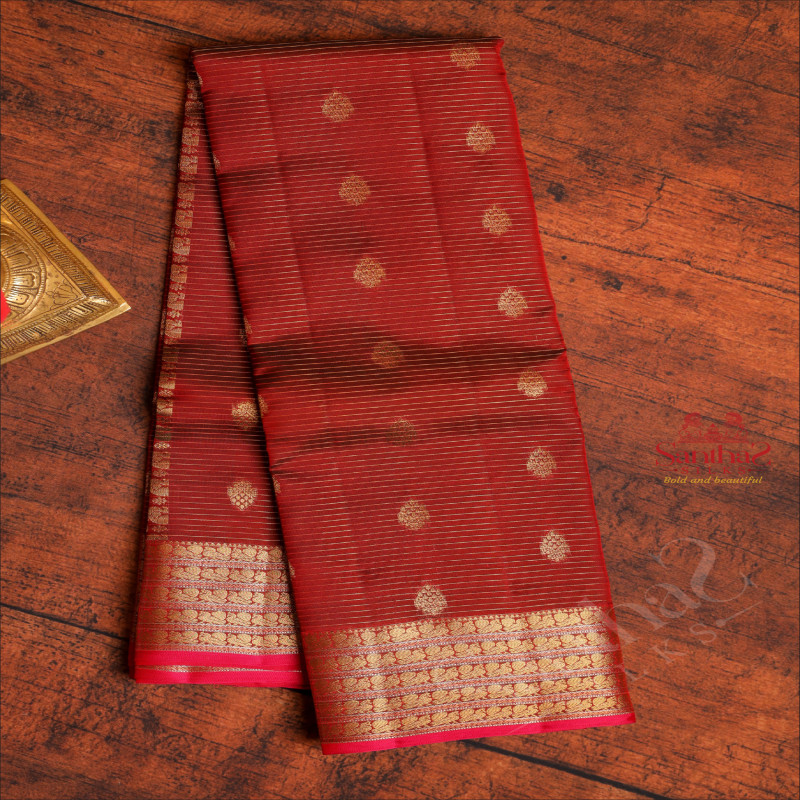 MAROON COLOUR BODY WITH VAIRA OOSI PATTERN LINES & GOLDEN ZARI BUTTAS AND CONTRAST PALLU & BLOUSE