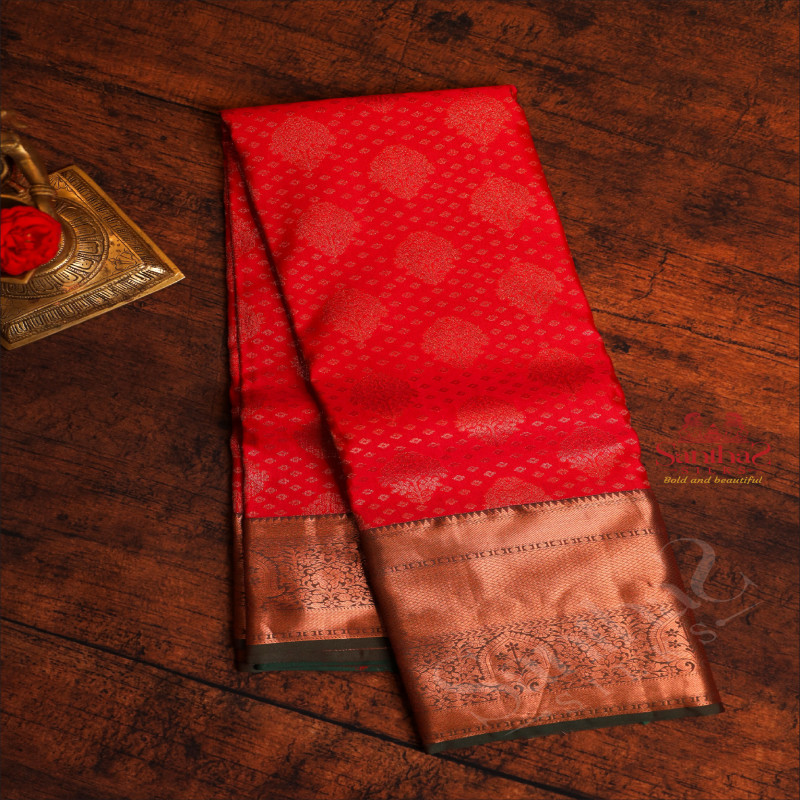 DARK PINK COLOUR BODY WITH JACQUARD FLORAL EMBOSED WITH CONTRAST DARK GREEN BLOUSE & BORDER