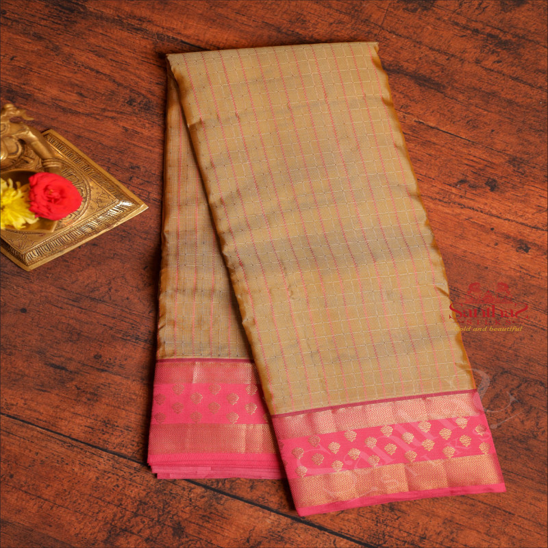 MAPLE SYRUP BROWN COLOUR BODY WITH CHECKED BOXES AND CONTRAST PALLU & BLOUSE
