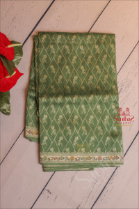 semi-banaras-saree-in-middle-green-with-floral-diamond-shape-weaving-design