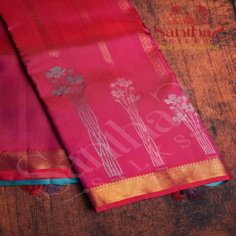 MAGENTA COLOUR BODY FLORAL PATTERN GOLDEN ZARI BORDER WITH CONTRAST BLOUSE