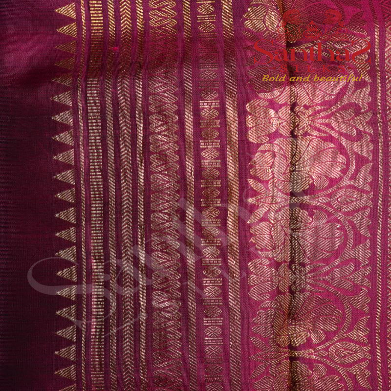 BOTTLE GREEN COLOUR BODY STRIPS ZARI WITH CONTRTAST BLOUSE & BORDER