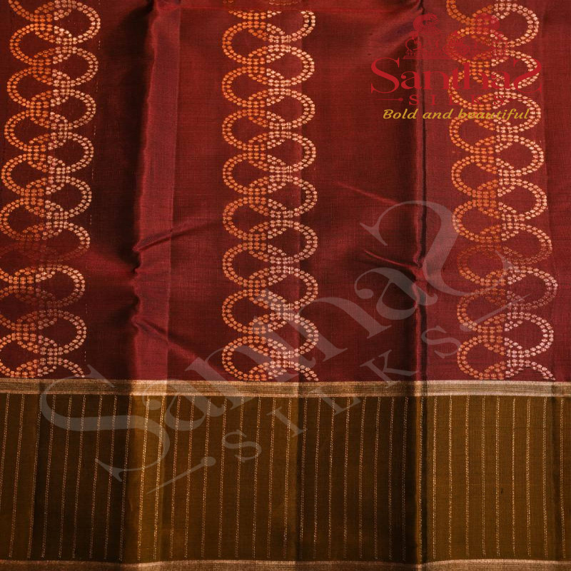 BURNT HENNA COLOUR BODY WITH COPPER & SILVER OVERLAPED PATTERN AND CONTRAST BLOUSE